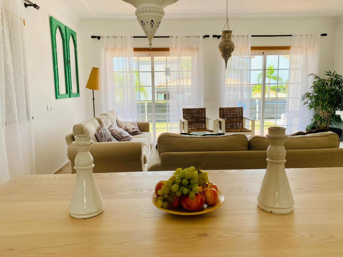 Villa Med - Private Pool, Garden, Sun All Day, Stunning Views Albufeira Dış mekan fotoğraf